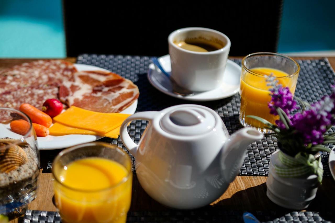 Hotel Restaurant De La Mer Golfe-Juan Zewnętrze zdjęcie
